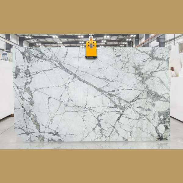 Invisible Mavi Plaka